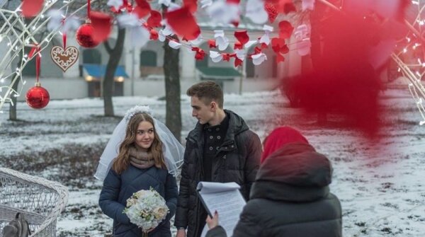 Влюбленные киевляне массово ринулись жениться в "особый" день, причина вас удивит