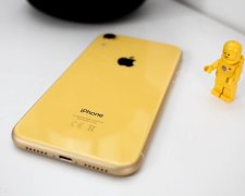 iPhone XR 2