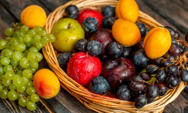 Забудем вкус фруктов и ягод: апрельские морозы поднимут цены и опустошат полки