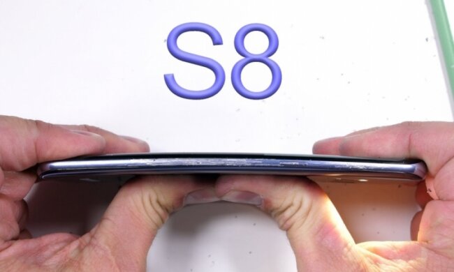 Samsung Galaxy S8 протестували на міцність