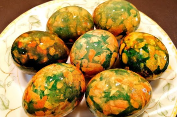 Малахитовые пасхальные яйца, Пасха, кадр с видео