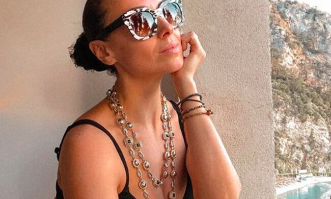 DJ NANA, instagram.com/anastasia_domination/