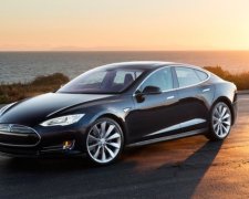 Tesla отзывает 90 тыс. авто из-за технических проблем