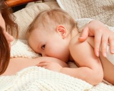 Медики назвали чинники швидкого відновлення жіночих грудей після годування