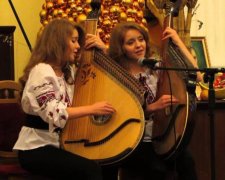 Колоритные украинки очаровали поляков виртуозной игрой