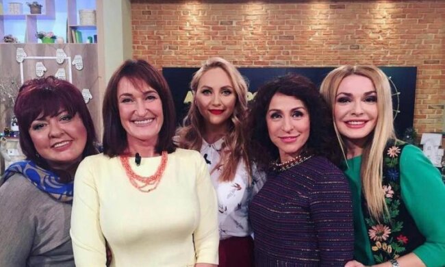 Популярна ведуча відмовилася від своєї візитної картки 