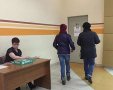 Гарна економія: росіянам порадили підтиратися "долонькою"