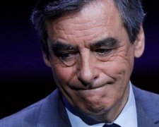 Мука вместо зеленки: Фийона "украсили" на встрече с избирателями