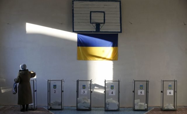 Выборы 2019 невозможно сфальсифицировать: что наобещали украинцам