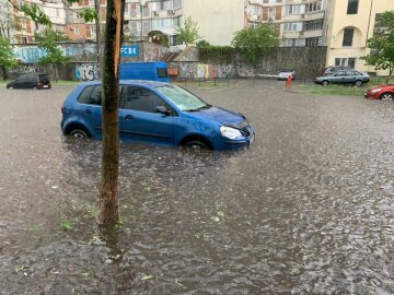 Злива в Києві, Оболонський район - фото з Фейсбук