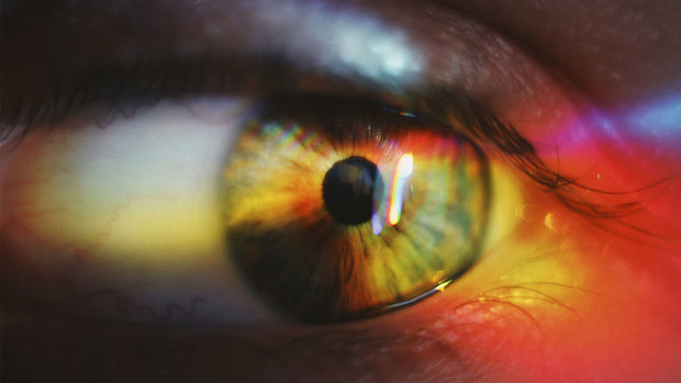 Менше піщинки, ефективніше лазерів: вчені розробили невидимий пристрій від хвороби очей