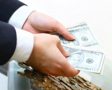 Естонія відібрала ліцензію банку українських олігархів