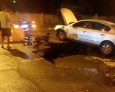 Харківського водія "проковтнула" яма на дорозі