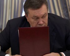 Янукович отримував пенсію "за легітимність"