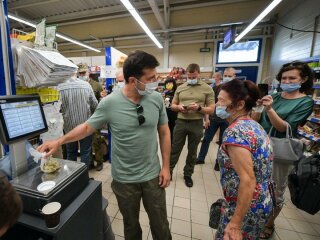 Зеленський в АТБ, фото Telegram-канал Зеленського