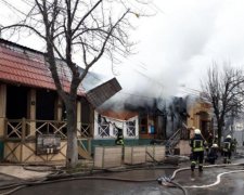 Гарячий Першотравень: вогонь знищив кафе в Одесі