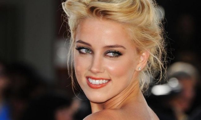 Эмбер Херд показала, чем занимаются взрослые женщины в отпуске