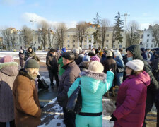 Шалені платіжки довели хмельниччан до сказу, люди вийшли на майдан Незалежності: "Скільки ж можна?"