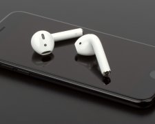 Apple оставила владельцев AirPods у разбитого корыта