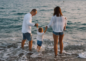 Семья, ребенок, лето, фото: Freepik