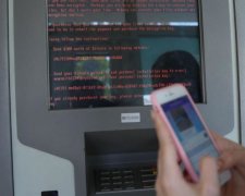 Українців попередили про зміни у роботі банків: повний список