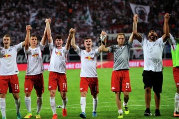 Футболистам второго клуба чемпионата Германии запрещают хвастаться спорткарами