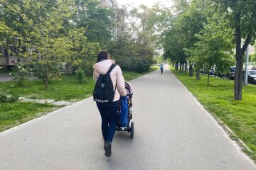 Мама с ребенком, фото: Знай.ua