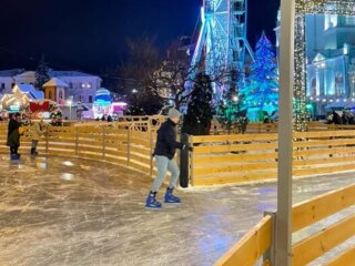 Ковзанка на Контрактовій, фото: Facebook