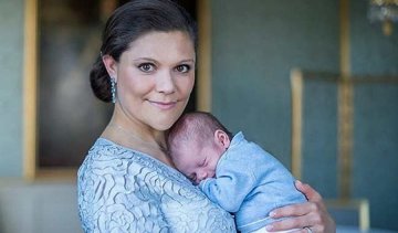 Кронпринцеса Швеції показала новонародженого принца (фото)