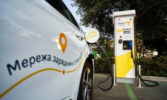 швидкісні зарядні станції для електромобілів YASNO