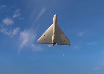 Дроны, запускаемые с крыши пикапа. Фото скриншот из Youtube