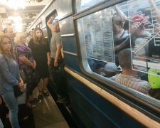 У Харкові гримить скандал через підземку: проїзд в метро - по 30?