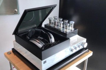 Крутіше за батон Януковича: Sennheiser покаже навушники за мільйон