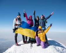 Український прапор підняли на вершині Арарату, фото з Фейсбук