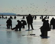 У Києві рибак помер під водою