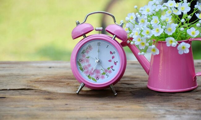 Перескочимо в літо легко— поради лікарів, як пристосуватися до переведення часу