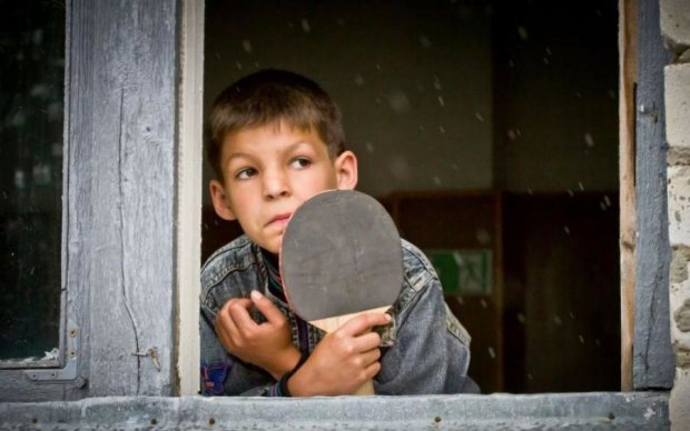 Оторванные пальцы, дом вдребезги и смерть вокруг: каторжные будни детей Донбасса