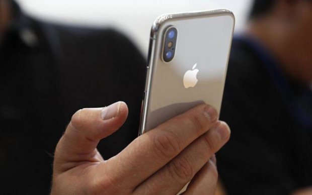 Apple массово удаляет мобильные приложения