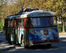 В Тернополе запустили "Троллейбус счастья" (фото)