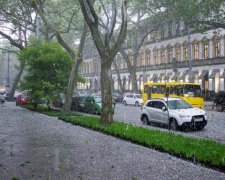 Одесу накрив крупний град