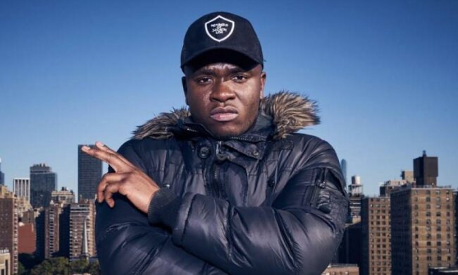 Бабушка утерла нос известному рэперу: видео