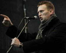 Навального бросили за решетку