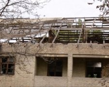 Селище Стаханівець - рік під обстрілом (фото)
