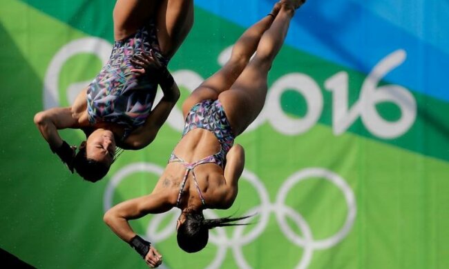 Молода стрибунка у воду набула популярності після секс-скандалу