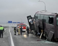 Страшна аварія з хокеїстами: кількість жертв зростає