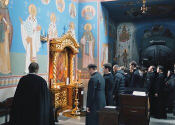 Молитва, церковь. Фото: Знай.ua