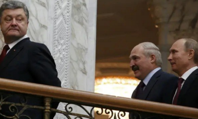 "FirePoint б’є путіну по руках, які Порошенко так ніжно тиснув вже під час війни", - політику дорікнули за критику українських виробників
