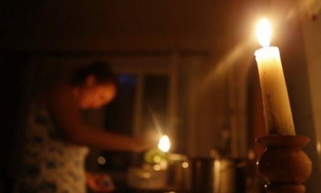 Кияни напередодні новорічних свят залишаться без світла: "Заборгували сотні мільйонів..."