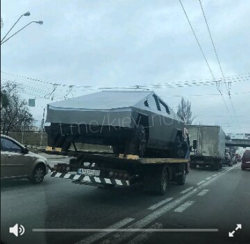 скриншот Tesla с kiev_now