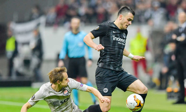 Айнтрахт разгромил Шахтер в ответном матче Лиги Европы